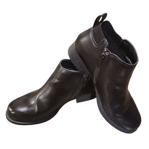 Bacia Black Ankle Boots – Size 8, Block Heel Zip Closure Minimalist Grunge Style